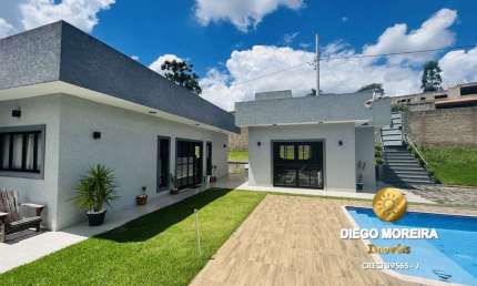 Excelente casa com fino acabamento à venda em Mairiporã