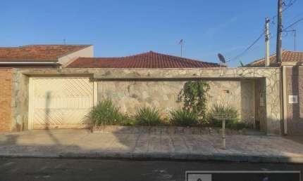 Casa para Venda em Pradópolis, Jardim mirian, 3 dormitórios, 1 suíte, 2 banheiros, 2 vagas
