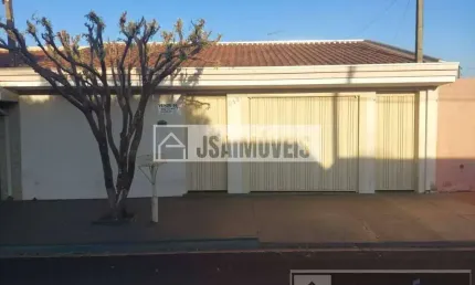 Casa para Venda em Pradópolis / SP no bairro Jardim Paulista