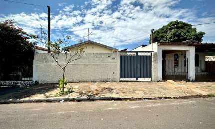 Casa para Venda em Bauru, Jardim Redentor, 2 dormitórios, 1 suíte, 2 banheiros, 2 vagas