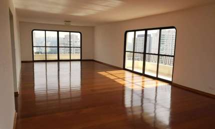 Cobertura duplex de alto padrão, com 647m²  no Alto da Boa Vista