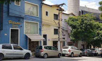 Casa comercial a venda em Pinheiros com 120m² e 1 vaga de garagem. A 50 metros da Estação Sumaré.