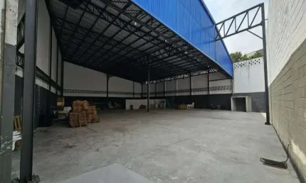 Galpão/depósito/armazém e 6 banheiros para alugar, 1500 m²