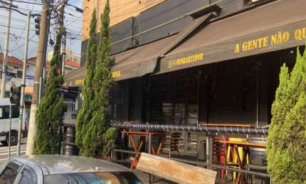 Casa comercial para LOCAÇÃO de 42m2, e com mesanino de 22m²