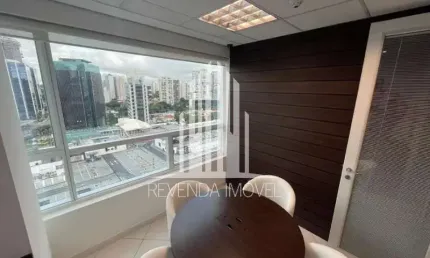 Aluguel de Sala Comercial Impecável no Jardim das Acácias, São Paulo-SP: 1 sala, 1 banheiro, 1 vaga, 39m². Venha Conferir!