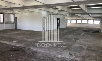 Sala Comercial na Chácara Itaim: 1 sala, 3 banheiros, 7 vagas, 415,93m² - São Paulo-SP