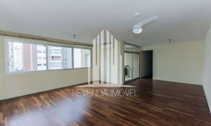 LINDO APARTAMENTO PARA LOCAÇÃO NO ITAIM BIBI - COM 3 DORM, SENDO 1 SUÍTE, 2 VAGAS EM 160M².   Tudo neste apartamento impressiona: os ambientes amplos,