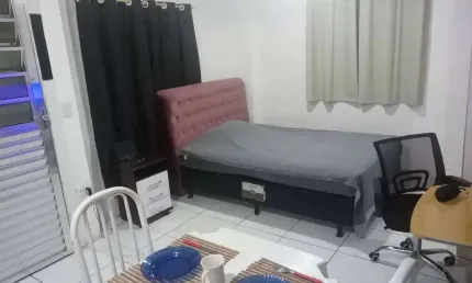 Alugo Kitnet Mobiliada 20m² no Jardim Tres Irmãos Taboão da Serra - SP