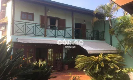 Sobrado com 3 suítes, 5 vagas, a venda, 500 m² de área construída por R$ 2.000.000 - Vila Rosália - Guarulhos/SP