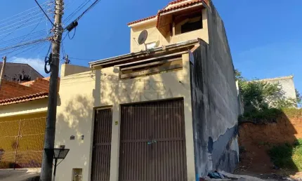Casa à venda - 3 Quartos, 1 quarto com closet, 1 Suite, Garagem coberta para 3 veículos, 150M², San