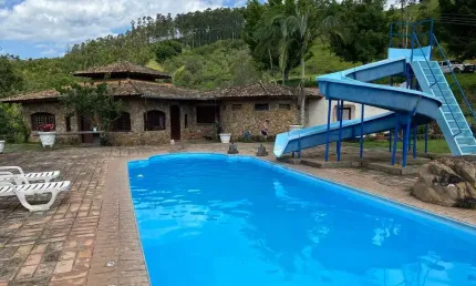 Pousada Sobre as Nuvens a venda em Piracaia - SP com pesqueiro e casa principal