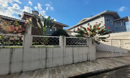 Casa à venda | Jardim Santos Reis | Piracaia - SP | Piscina e Quintal Amplo | Excelente Localização