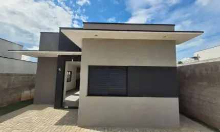 Casa a venda no condomínio Alphaville no centro de Piracaia SP com 80 m².