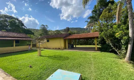 Sitio a venda no bairro do Pião em Piracaia - SP - Terreno com 2.600 m2 e duas casas.