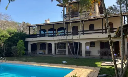 Chácara à venda, com vista privilegiada, no Condomínio Novo Horizonte, com  5 Quartos, 3 Suites, 10