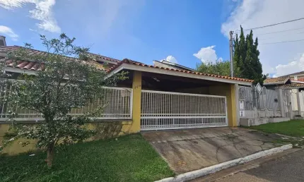 Casa à venda 3 Quartos, 1 Suíte, 03 Vagas cobertas, área total: 296M², Bairro: Boa Vista, Piracaia