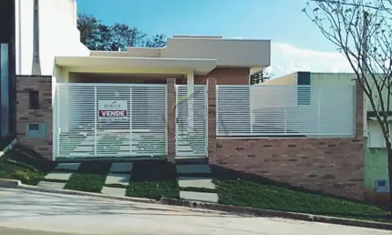 Casa à venda com 3 quartos, 1 suite, 2 vagas de garagem, com terreno de 250M², no bairro Jardim Ipe