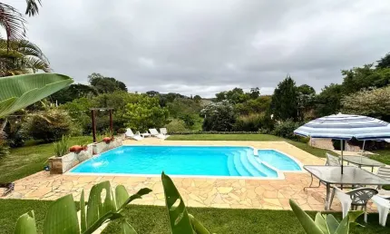 Casa à venda | Pinhal | Alto padrão no Condomínio Náutico Piracaia | SP