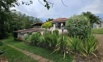 Chácara à venda, Centro, Piracaia, SP | Excelente Oportunidade | Espaço Verde | Quintal Amplo