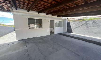 Casa com 2 quartos à venda na Rua Suécia, 638, Nações, Fazenda Rio Grande, 115 m2 por R$ 270.000