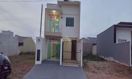 Casa com 3 quartos para alugar na Rua Austrália, 531, Nações, Fazenda Rio Grande, 84 m2 por R$ 1.360