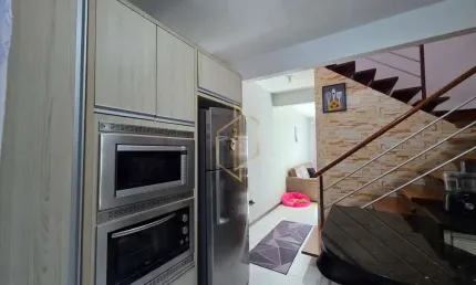 Sobrado à venda no bairro Jardim Iririú - Joinville/SC