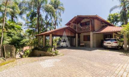 Casa com 3 quartos à venda na Rua Willy Tilp, --, Nova Brasília, Joinville, 490 m2 por R$ 1.600.000