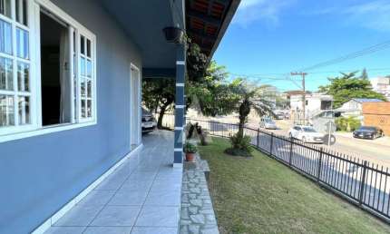 Casa com 3 quartos à venda na Rua Iririú, --, Saguaçu, Joinville, 271 m2 por R$ 1.300.000
