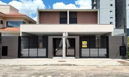 Casa com 3 quartos à venda na Rua Jenny Lenke, --, Santo Antônio, Joinville, 196 m2 por R$ 980.000
