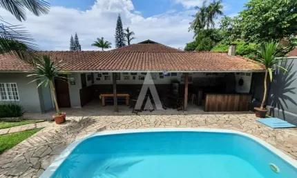 Casa com 3 quartos à venda na Rua Arthur Mendes, --, Costa e Silva, Joinville, 220 m2 por R$ 850.000