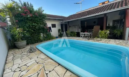 Casa com 3 quartos à venda na Rua Rio Doce, --, Guanabara, Joinville, 228 m2 por R$ 800.000