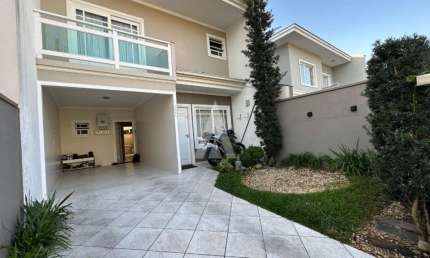 Casa com 3 quartos à venda na Rua Adolpho Ritzmann, --, Costa e Silva, Joinville, 127 m2 por R$ 890.000