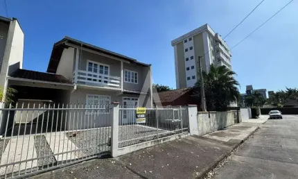 Casa com 3 quartos à venda na Rua Eugênio Fleischer, --, Costa e Silva, Joinville, 133 m2 por R$ 750.000