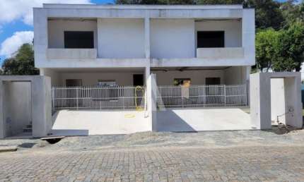Casa com 3 quartos à venda na Rua Lindóia, --, Glória, Joinville, 178 m2 por R$ 1.170.000