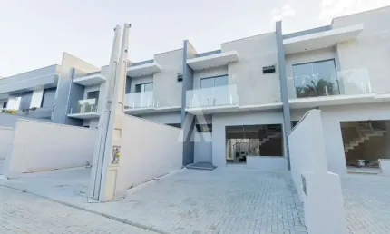 Casa com 3 quartos à venda na Rua Urubici, --, Saguaçu, Joinville, 134 m2 por R$ 570.000