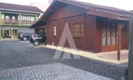 Casa com 6 quartos à venda na Rua São Miguel, --, Boa Vista, Joinville, 262 m2 por R$ 848.000