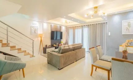 Casa com 3 quartos à venda na Rua Assis Brasil, --, Saguaçu, Joinville, 131 m2 por R$ 990.000