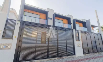 Casa com 3 quartos à venda na Rua Henrique Brikau, --, Jardim Sofia, Joinville, 106 m2 por R$ 608.000