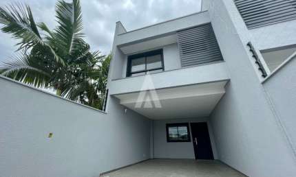 Casa com 3 quartos à venda na Rua Matilde Amim, --, Boa Vista, Joinville, 112 m2 por R$ 630.000
