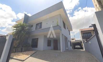 Casa com 3 quartos à venda na Fritz W H Sopp, --, Petrópolis, Joinville, 190 m2 por R$ 799.000