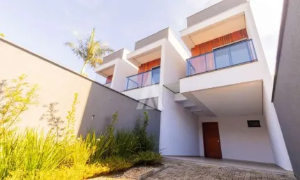Casa com 3 quartos à venda na Rua Augusto Siedschlag, --, Santo Antônio, Joinville, 120 m2 por R$ 670.000