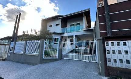 Casa com 3 quartos à venda na Antonio Jose Gorges, --, Vila Nova, Joinville, 196 m2 por R$ 799.000