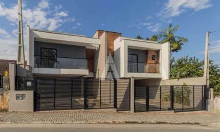 Casa com 3 quartos à venda na Rua Princesa Mafalda, --, Floresta, Joinville, 151 m2 por R$ 880.000
