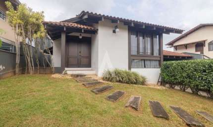 Casa com 3 quartos à venda na Rua Barriga Verde, --, Bom Retiro, Joinville, 229 m2 por R$ 1.300.000