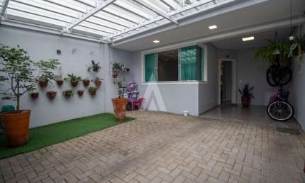 Casa com 3 quartos à venda na Rua Bernardo Ziemer, --, Glória, Joinville, 135 m2 por R$ 840.000