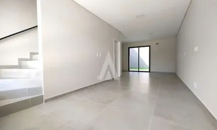 Casa com 3 quartos à venda na Rua Otávio Rosa Filho, --, Bom Retiro, Joinville, 144 m2 por R$ 1.077.000