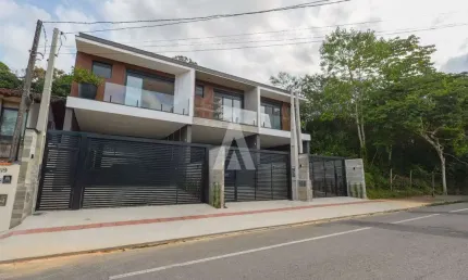 Casa com 3 quartos à venda na Rua Paraíba, --, Anita Garibaldi, Joinville, 158 m2 por R$ 1.190.000