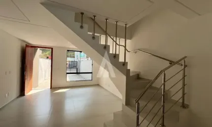 Casa com 3 quartos à venda na Rua Waltraud Puschel, --, Jardim Sofia, Joinville, 115 m2 por R$ 690.000