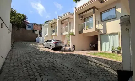Casa em condomínio fechado com 2 quartos à venda na Rua Soledade, --, Iririú, Joinville, 66 m2 por R$ 375.000