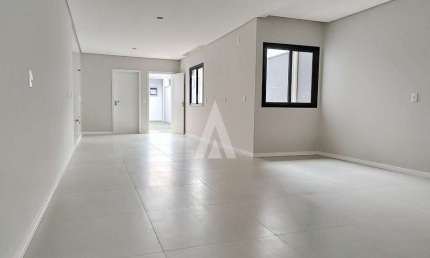 Casa com 3 quartos à venda na Rua Austergilio de Menezes, --, Boa Vista, Joinville, 186 m2 por R$ 1.174.000